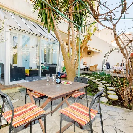 Little Garden Yourhosthelper Cannes